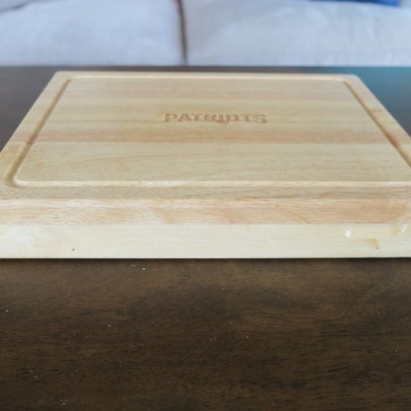 Patriots Theme Cheese Cutting Board & Tool Set - Picture 3 of 6